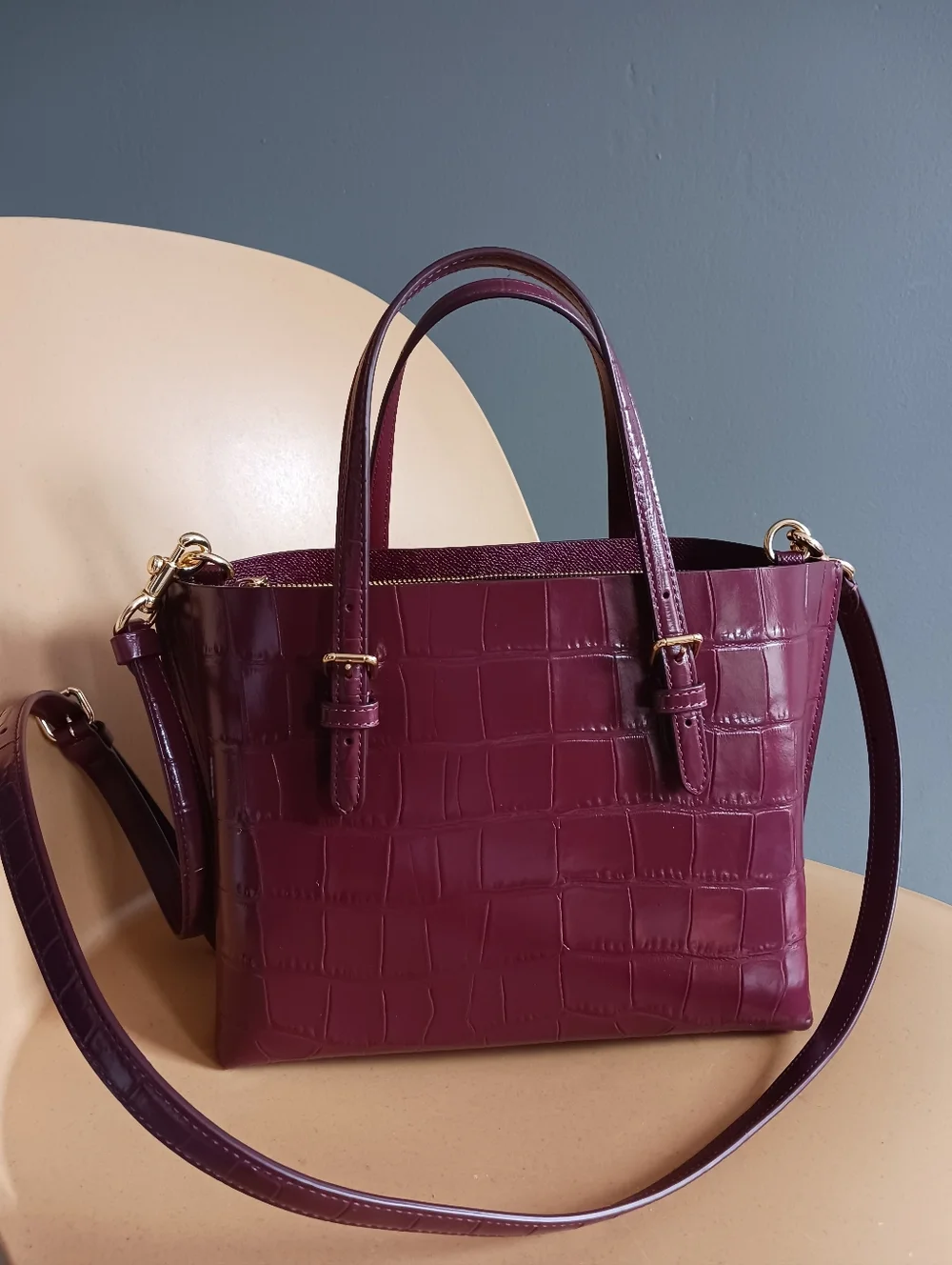 Coach Mollie Crocodile Embossed Red Wine Tote Bag, Crossbody Bag - Picture 5 of 13